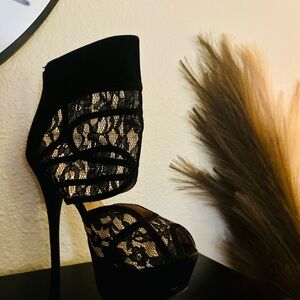 Shoe dazzle Madison “Elena” Elegant Black Lace Women's Heels platform base with